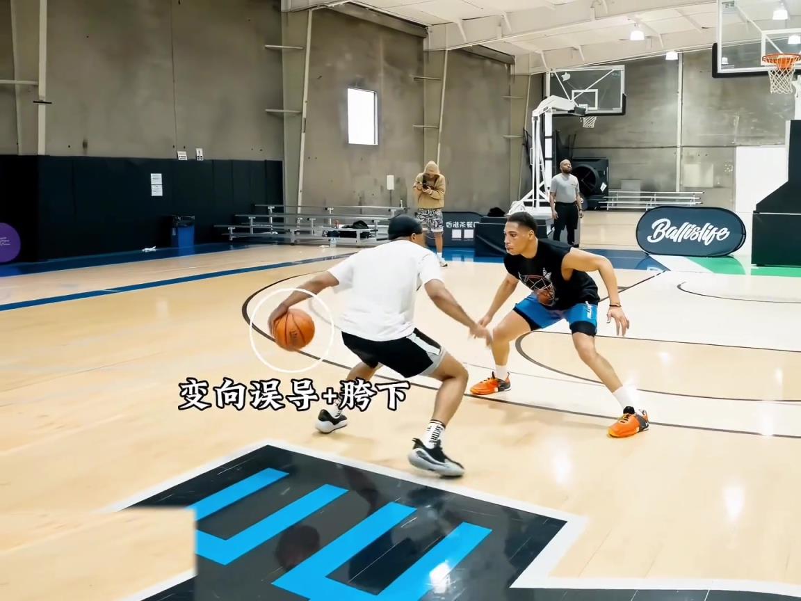 “實(shí)戰(zhàn)中的節(jié)奏過人動(dòng)作鑒賞，連續(xù)胯下變向舞蹈銜接頓拜突破”