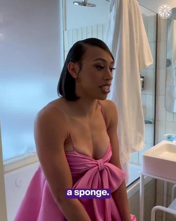 以后就當(dāng)你的球迷了這位WNBA新秀妹子，身材也是相當(dāng)炸裂